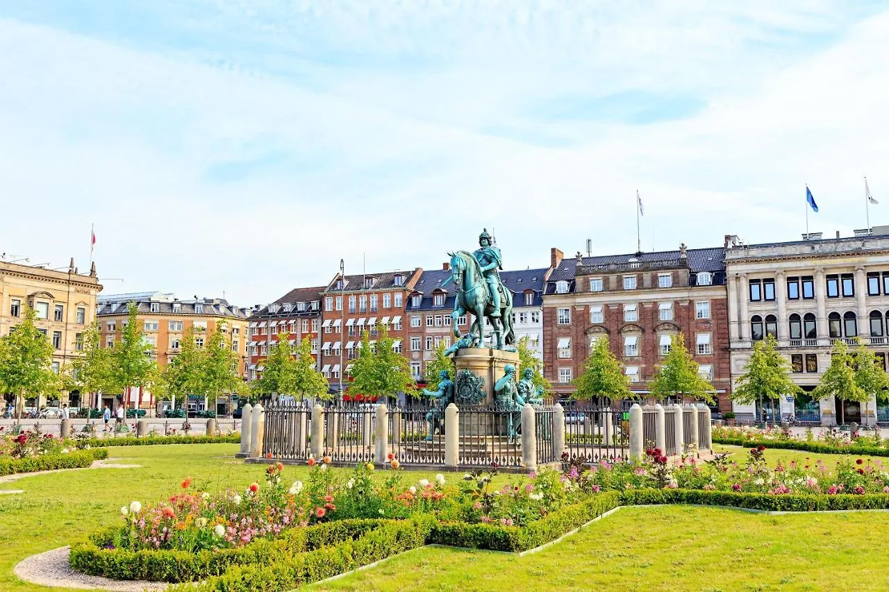 Lovely 3Br Manor Apartment 5 Min From Tivoli Gardens Copenhague