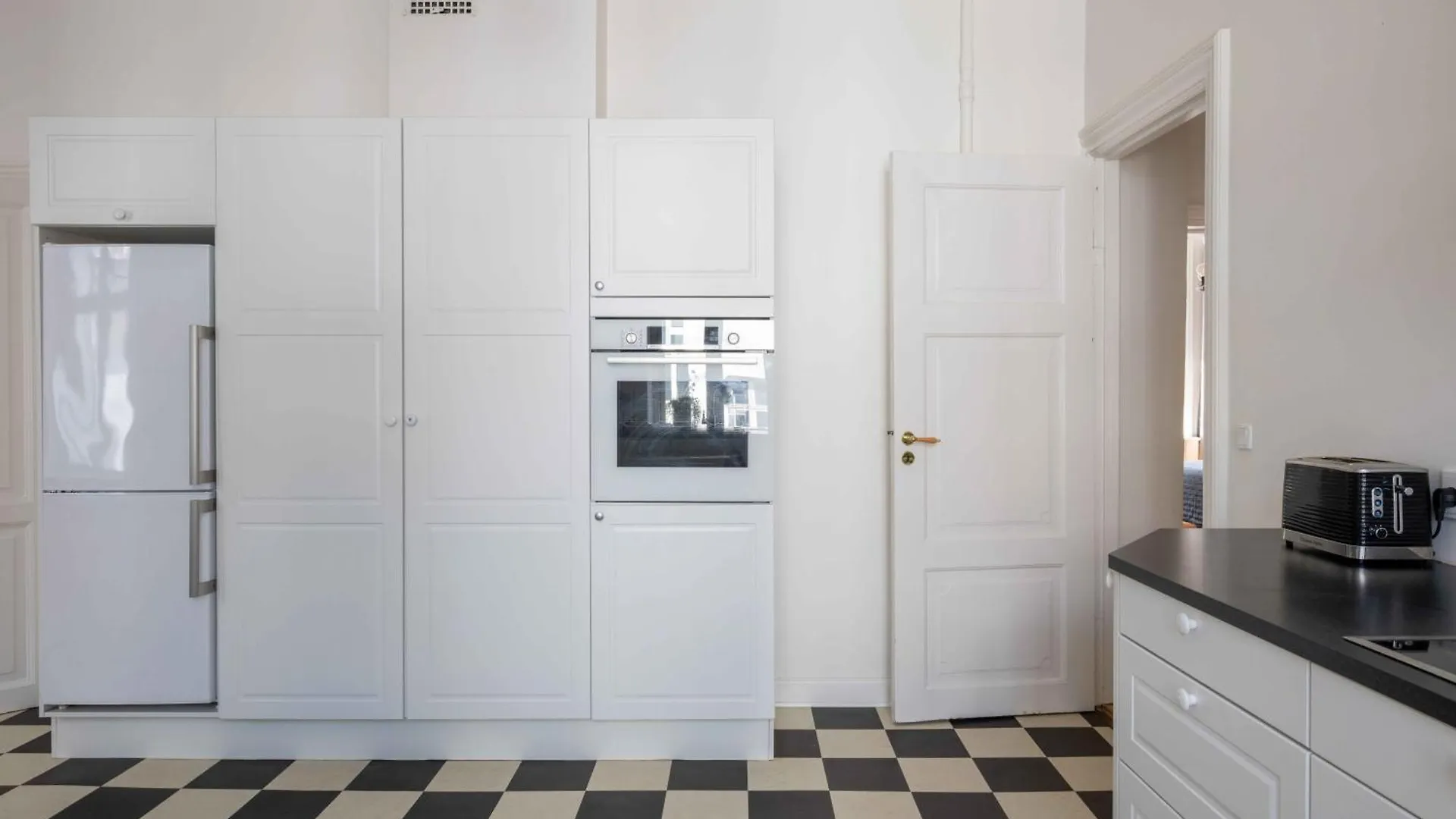 Lovely 3Br Manor Apartment 5 Min From Tivoli Gardens Copenhague
