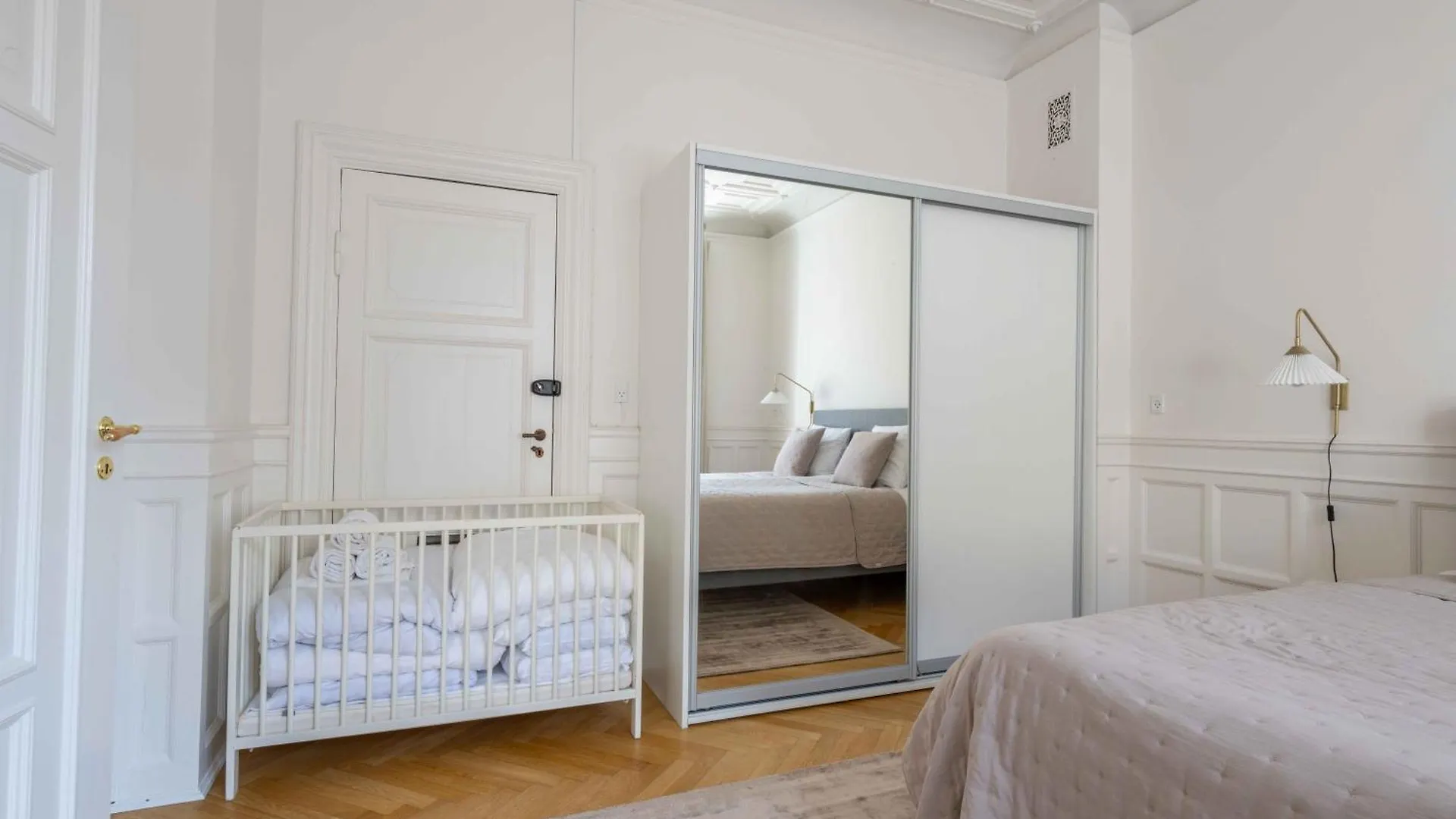 Lovely 3Br Manor Apartment 5 Min From Tivoli Gardens Copenhague