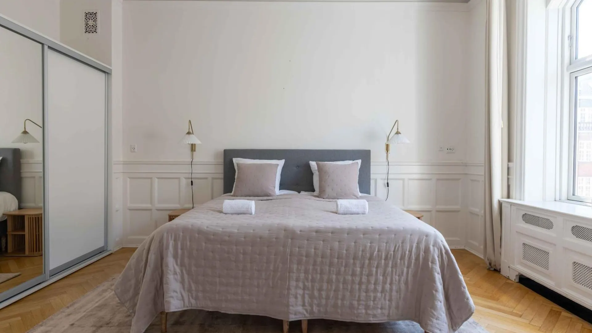 Lovely 3Br Manor Apartment 5 Min From Tivoli Gardens Copenhague