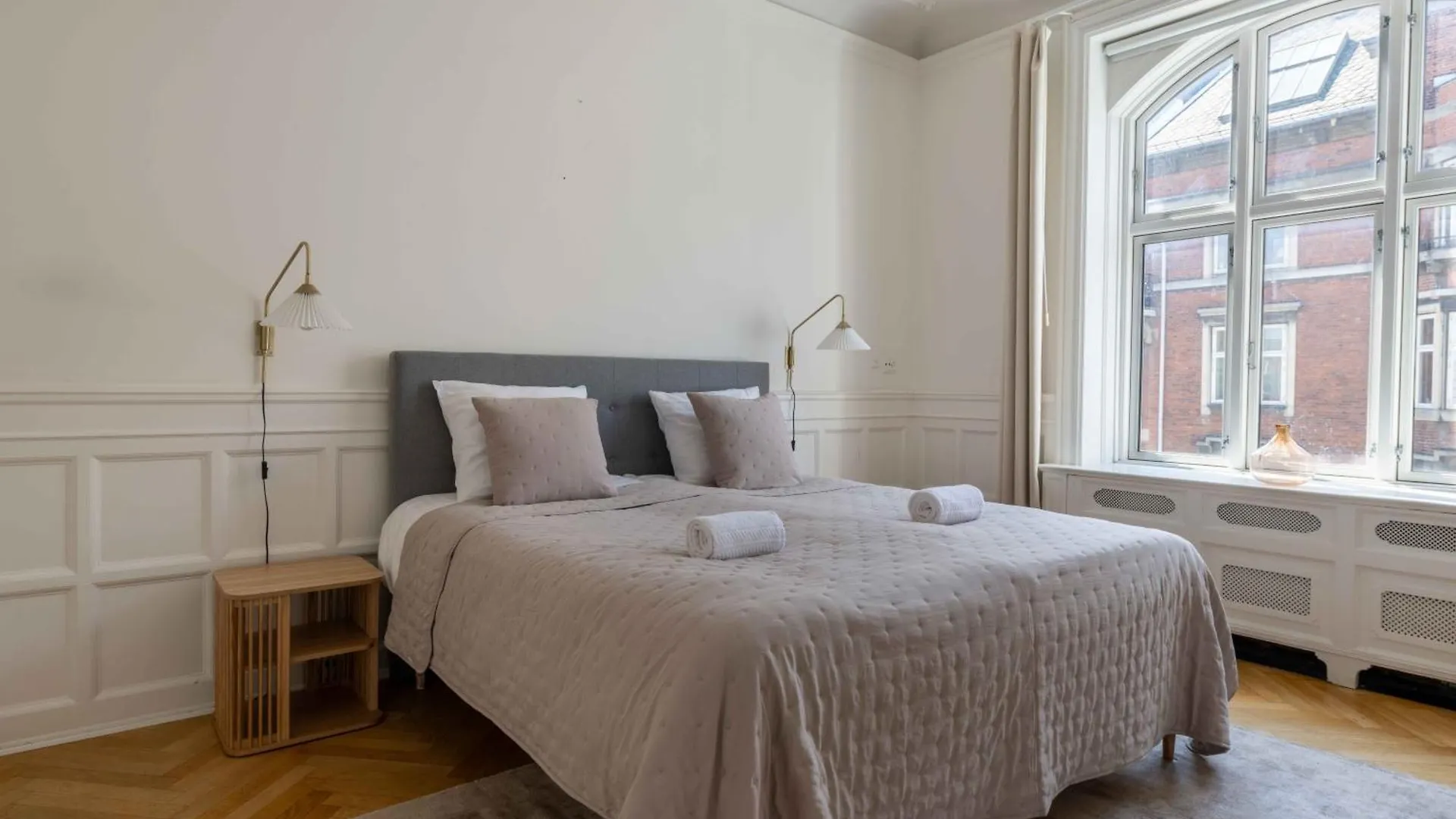 Lovely 3Br Manor Apartment 5 Min From Tivoli Gardens Copenhague